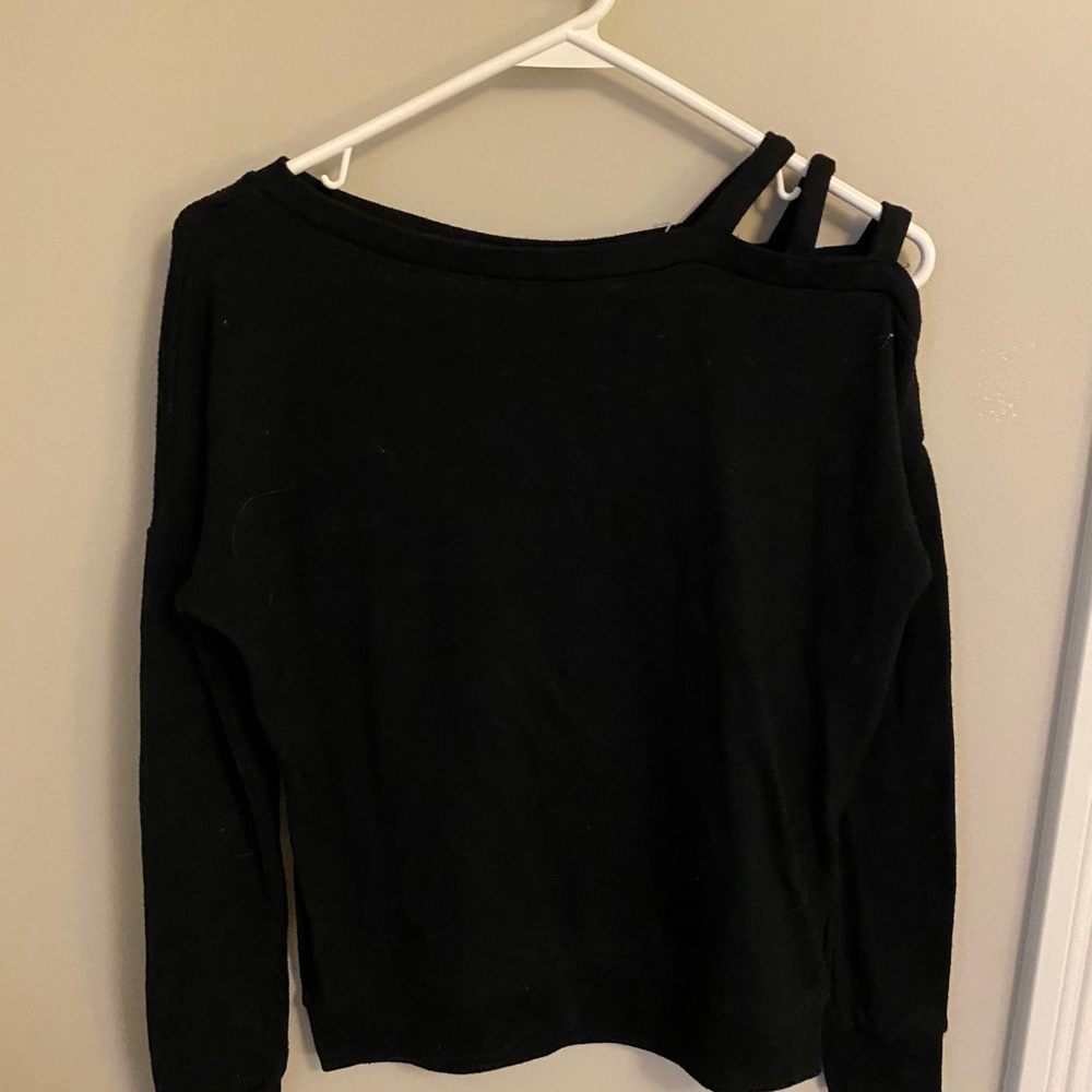 Aeropostale black sweater